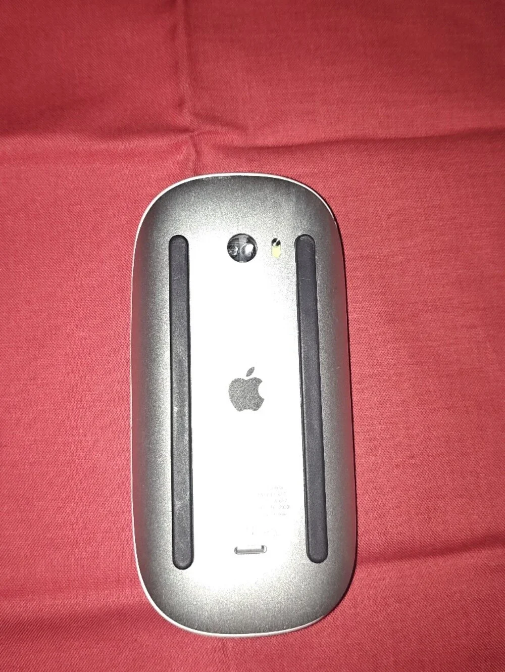 Apple White Magic Mouse - Wireless Multi-Touch Mouse